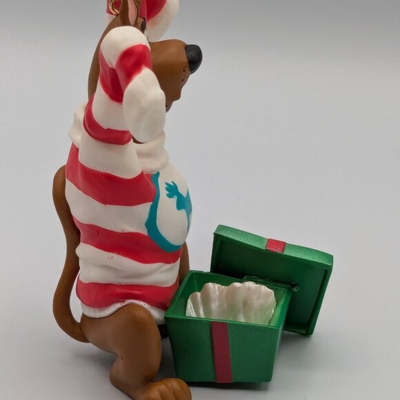 Hallmark Keepsake Scooby-Doo! An Oversize Surprise Ornament 2018 - Picture 3 of 9